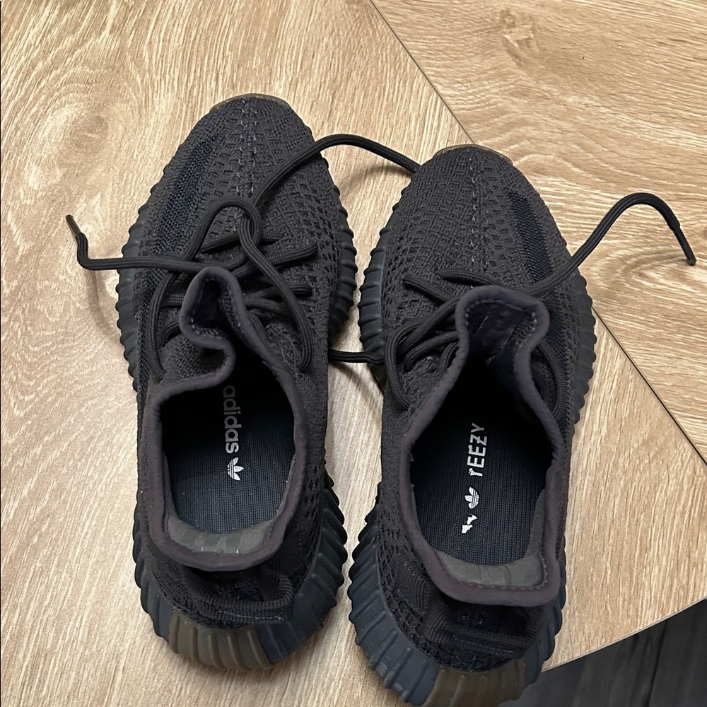Adidas Yeezy Boost 350 V2 Core Black
